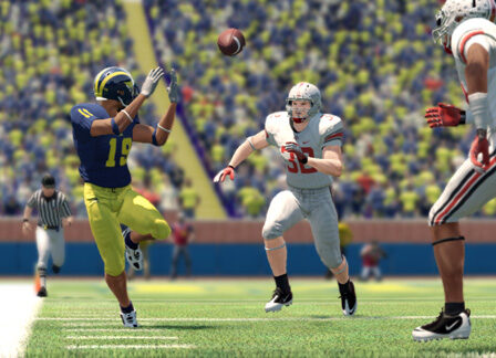 NCAAF13gameplay